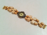 drewniana bransoletka z zegarkiem